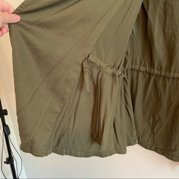 En Creme Green Cascade Front Lightweight Jacket - Picture 6 of 6